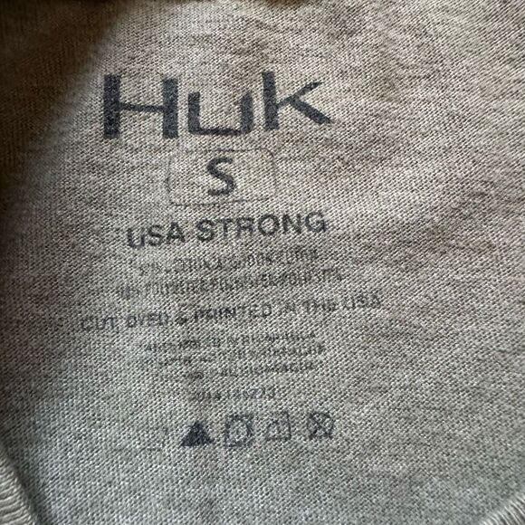 Huk Short Sleeve T-Shirt Classic Logo Performance Fishing Size Small USA Strong - Picture 8 of 10